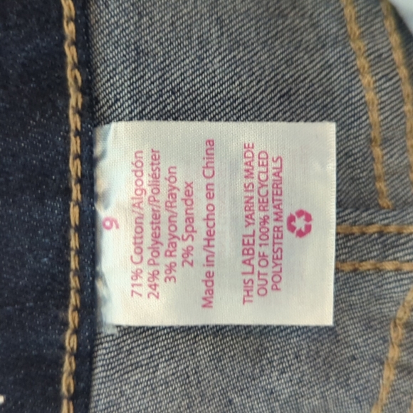 NWT Dark wash denim  "Curvy Mom" Shorts - Picture 3 of 8